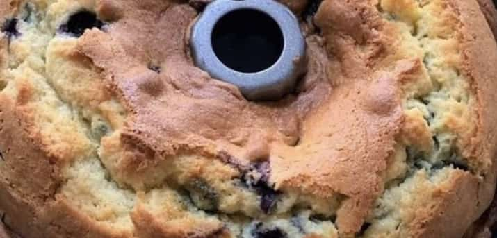 Blueberry Sour Cream Coffee Cake