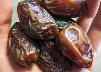 What Happens When You Eat 2 Dates a Day for 30 Days!