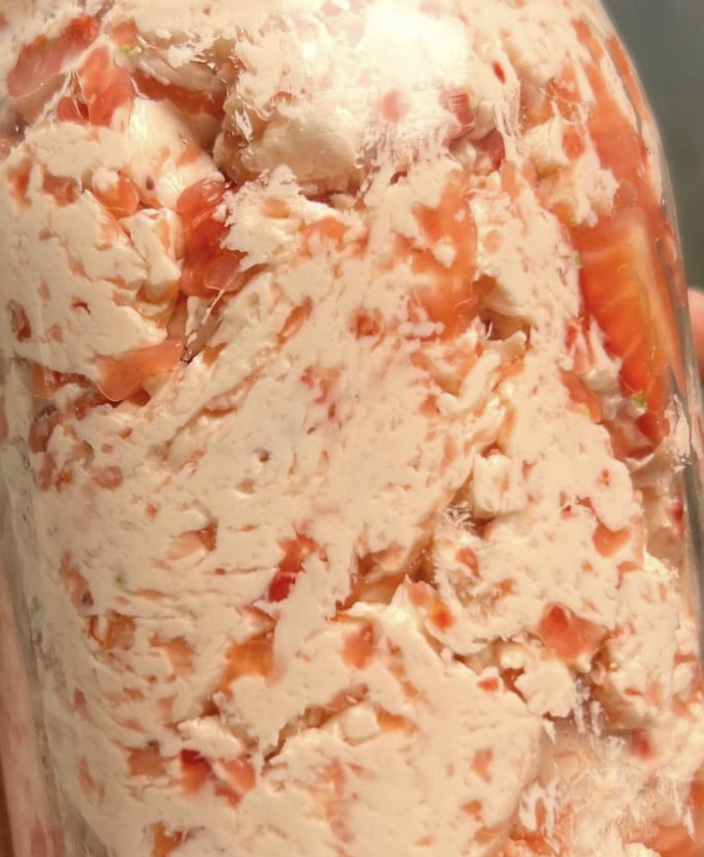 “Seriously, it’s like summer in a jar. I could eat this every morning!”