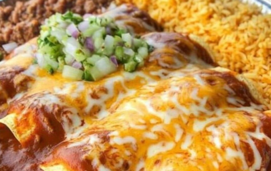 Cheese Enchiladas with Red Sauce